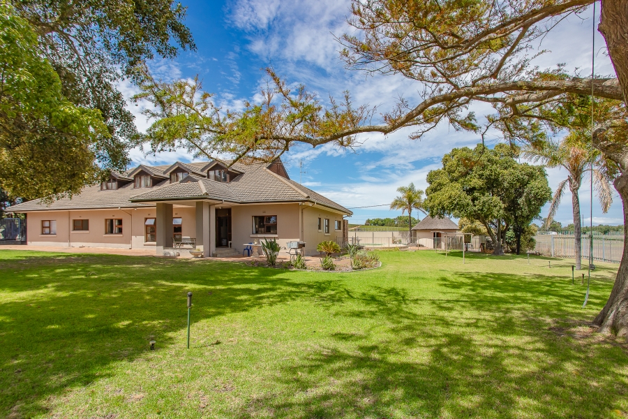 6 Bedroom Property for Sale in Lyndoch Western Cape